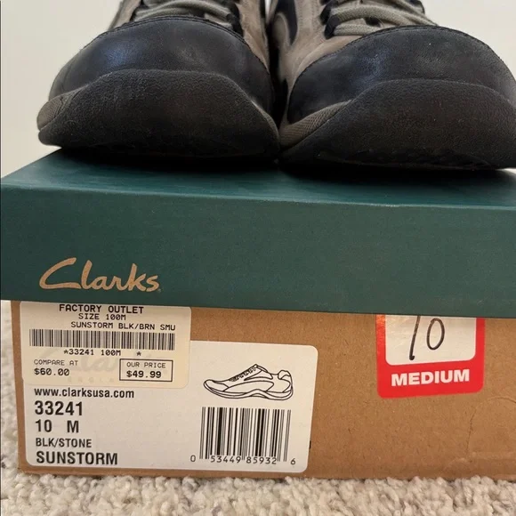 NEW Clarks Black and Stone Tan Sneakers Tennis Shoes size 10 - Picture 2 of 6
